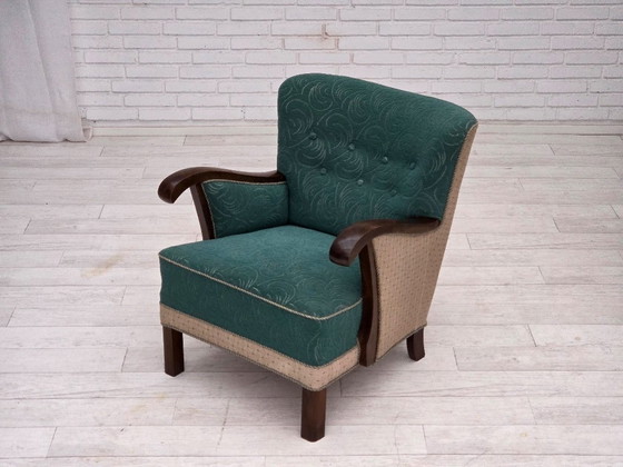 Image 1 of Dänischer Sessel aus den 1950er Jahren, original grün/beige Möbelwolle, Buchenholz.