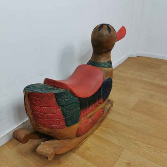 Image 1 of Canard à bascule en bois massif fabriqué à la main en Indonésie