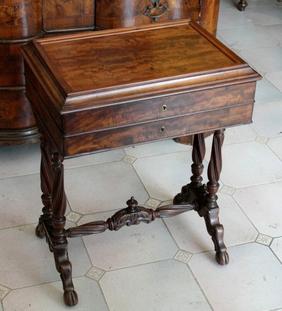Image 1 of Klassieke Franse decoratie: vintage mahoniehouten naaitafel, hal uit het midden van de 19e eeuw.