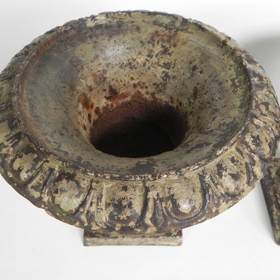 Image 1 of Lote de 2 jarrones de jardín Medicis de hierro fundido