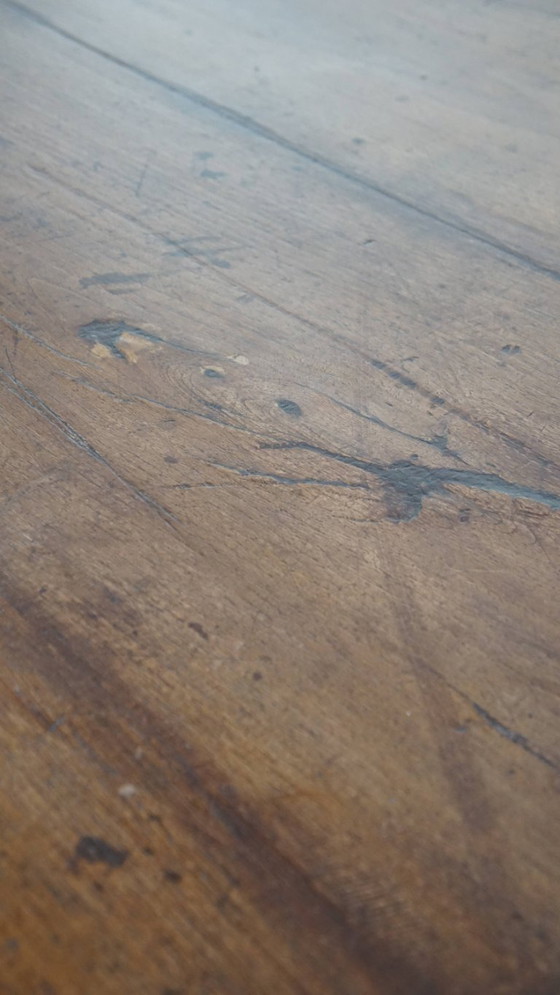 Image 1 of Ancienne table de salle à manger anglaise du début du 19e siècle à 6 places avec plateau en noyer