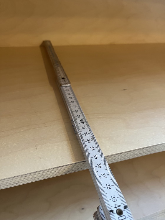 Image 1 of Entwurf eines schwebenden Wandschranks aus Birkensperrholz