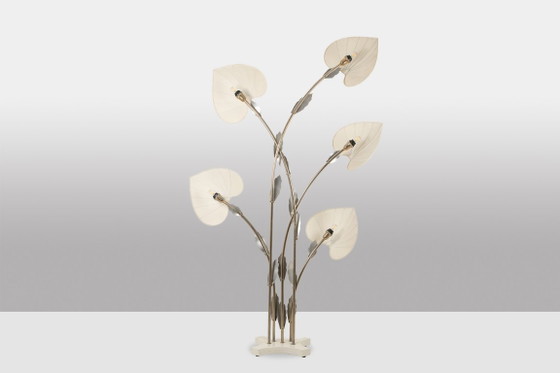 Image 1 of Antonio Pavia. Grande lampe en laiton argenté et soie. Années 1970.