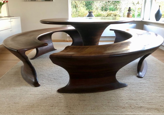 Image 1 of Mesa con bancos