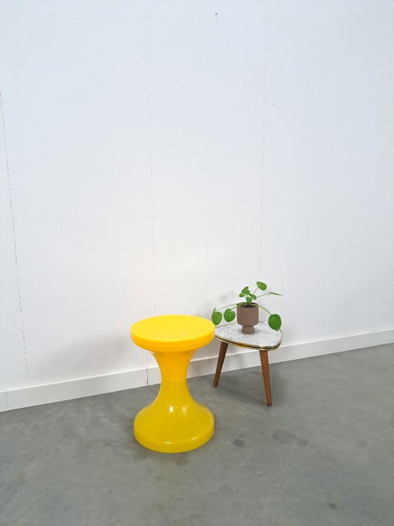 Image 1 of Sgabello di plastica giallo Germania