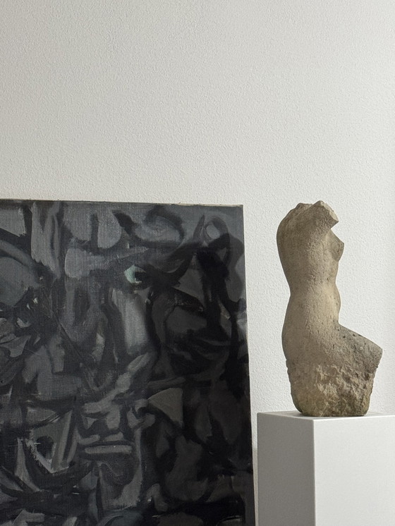 Image 1 of Torse de femme - Sculpture en pierre fragmentaire à l'expression archaïque