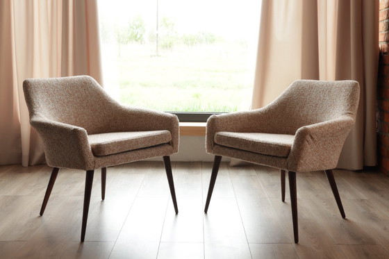 Image 1 of Set van 2 Clubfauteuils Vintage Paire Lounge Chairs Tijdloze Boucle Wit & Oranje Stoffering