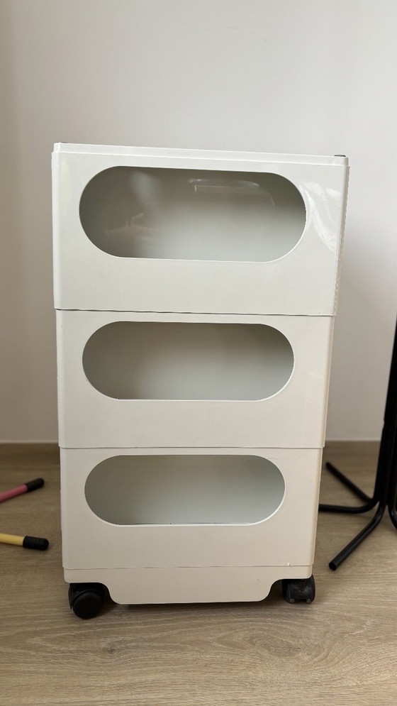 Joe Colombo Bobby B33 storage trolley Bieffeplast, Storage cabinet, Plastic, White (photo 7 of 8)
