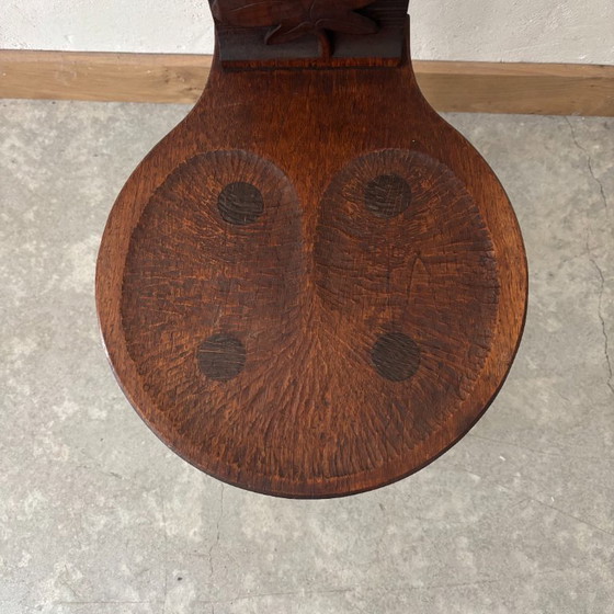 Image 1 of Silla de roble tallada