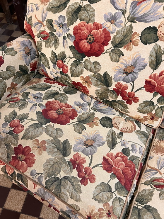 Image 1 of Banca di fiori in stile cottage inglese. 