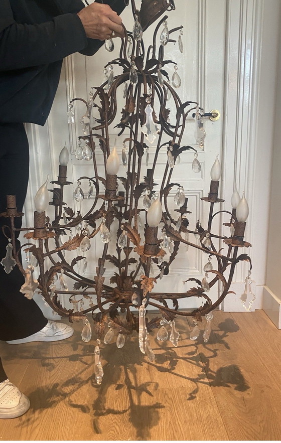 Image 1 of Grote kroonluchter van metal blaadjes met glazen kristal