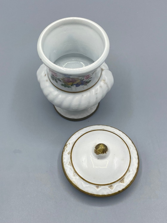 Petit pot Kerafina à couvercle – Porcelaine bavaroise, fleurs et dorure – Objets déco, Gold, Rococo (photo 3 of 7)