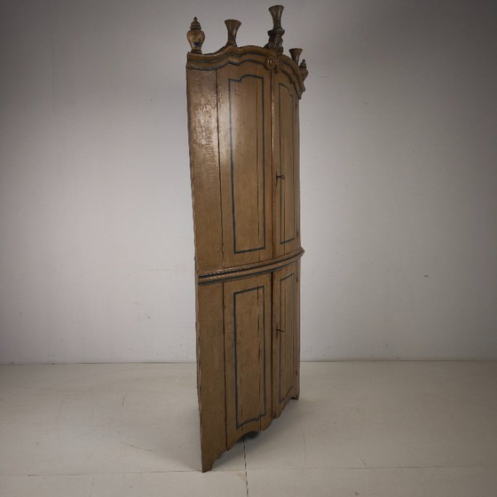 Image 1 of 18th-century Dutch Witwerk cabinet with original key and imitation Delft Blue decoration
