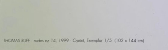 Image 1 of Thomas Ruff : "Nudes EZ 14, 1999". Cette lithographie offset de Thomas Ruff capture une exploration moderne de la forme humaine.