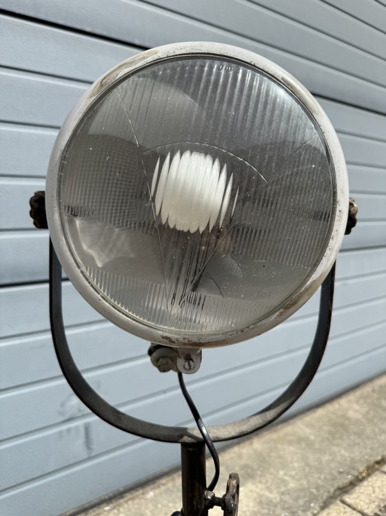 Image 1 of Lampe industrielle fabriquée à partir d'une voiture ancienne