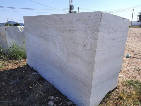 Image 1 of Tavolo da pranzo ovale in travertino massiccio – tavolo in pietra naturale