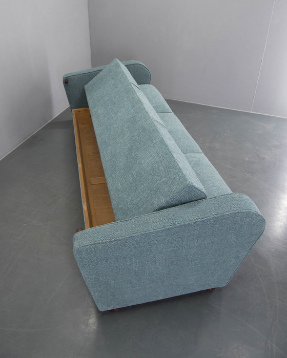 Image 1 of Nieuw gestoffeerde Art Deco Sofa / Opklapbed van Halabala, jaren 1930