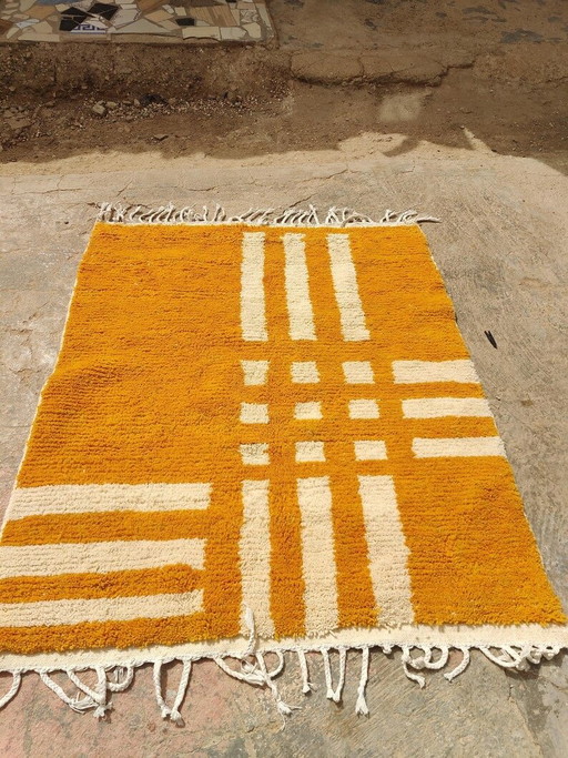 Authentiek traditioneel Berberkleed van natuurlijke wol, 150/250 cm