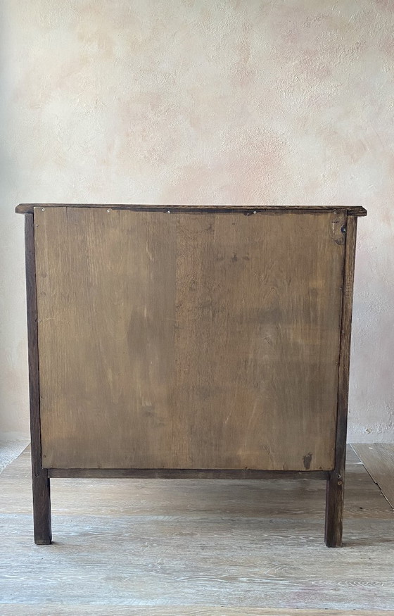 Image 1 of Gerestaureerde ladekast in Louis XV-stijl - met een blad van natuurlijk hout en een diepe beits.