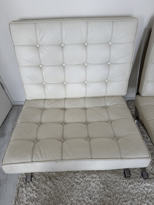 2 replica Barcelona Chairs