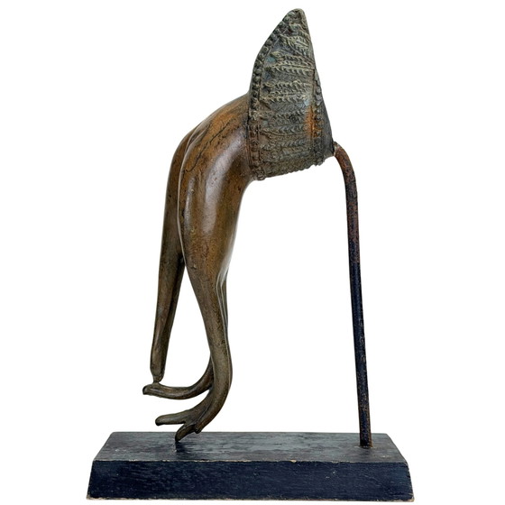 Antique Thai Bronze Buddha – Head & Hand on Museum Stand – 19th Century – Sculpture, Metal (photo 10 of 11)
