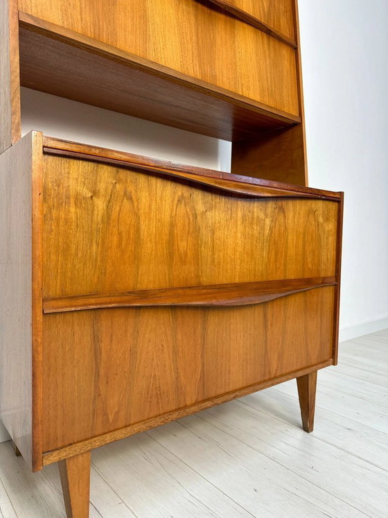 Image 1 of Mobiletto vintage in noce di Franz Ehrlich per VEB Deutsche Werkstätten Hellerau, design tedesco, anni '50
