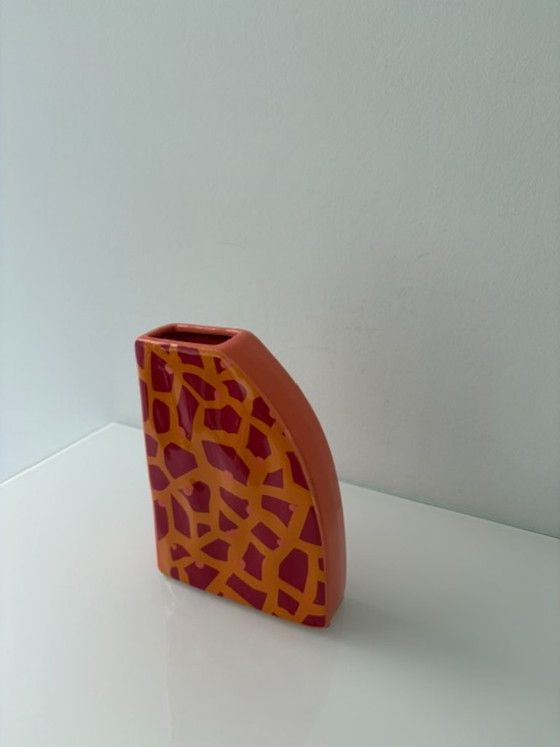 Striking Ceramic Vase – Orange/Pink – Graphic Pattern (photo 3 of 9)