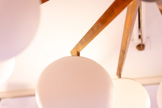 Image 1 of Angelo Lelli. Lampadario in ottone e opalino. Contemporaneo.