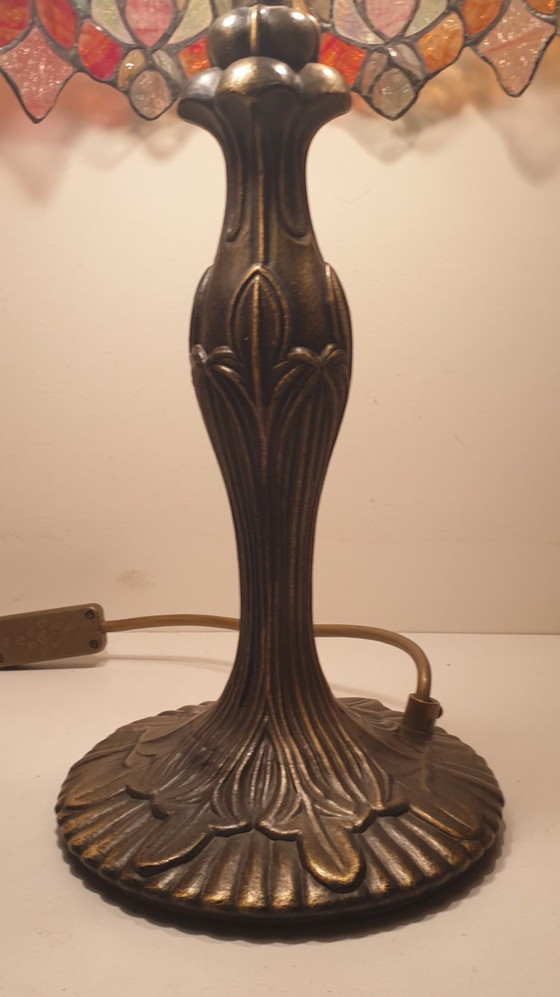 Image 1 of Large (52cm) Tiffany Stained Glass Table Lamp Peacock Feathers