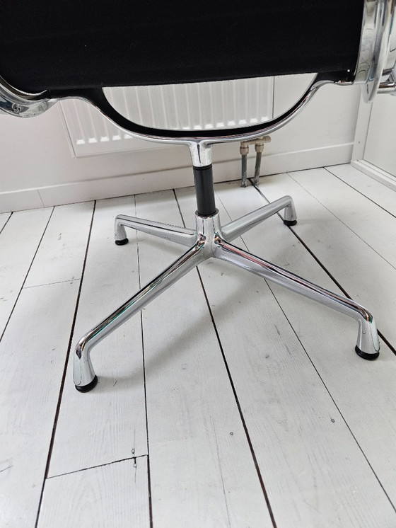 Image 1 of Vitra Eames EA108, nero hopsak, aluminium