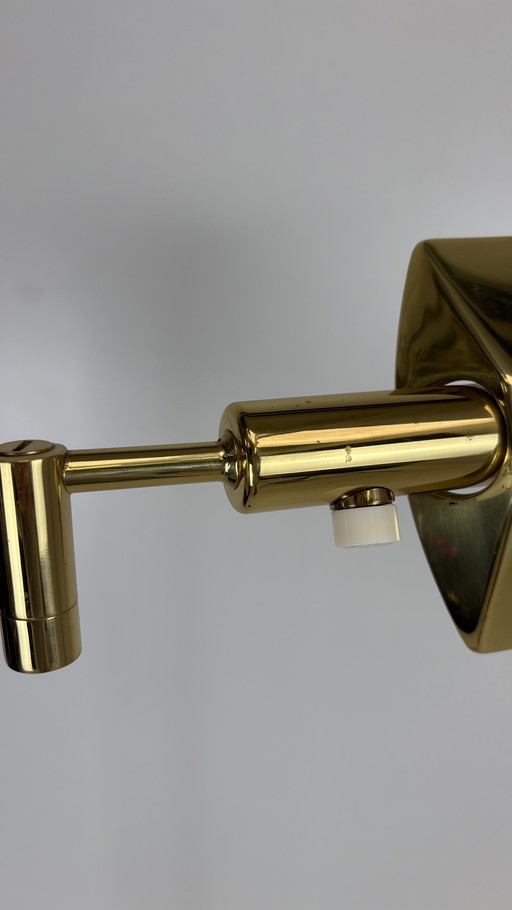 Lámpara de lectura de diseño vintage de latón con altura regulable Metalarte