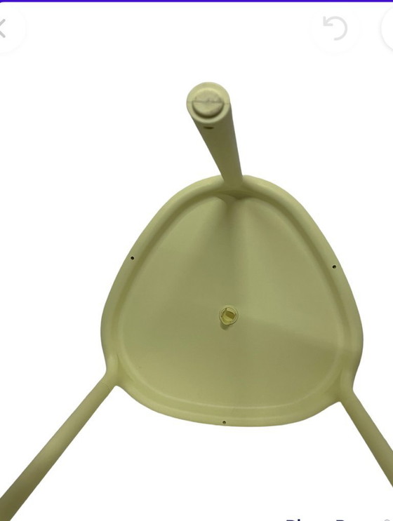 Image 1 of TABLE À AIR TRIANGULAIRE MAGIS