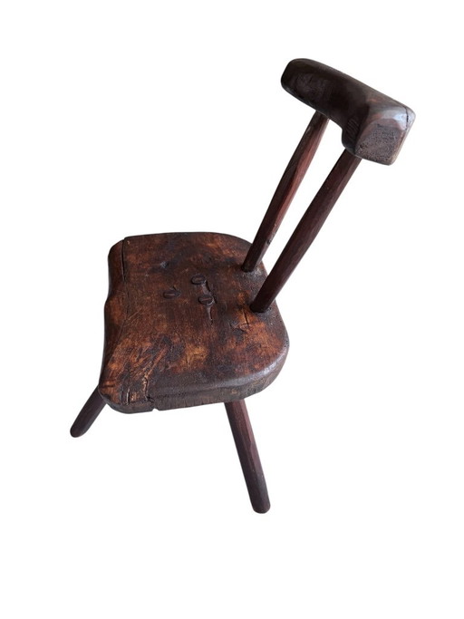 Tabouret en bois à trois pieds avec dossier – krukjes, Wood