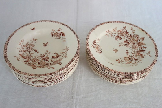 Image 1 of 3 plats de service Terre De Fer Gien modèle Mai vers 1900