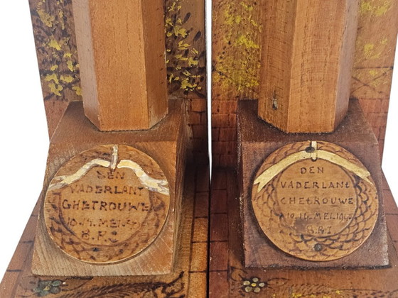 Image 1 of Boekensteunen "Strijd om de Grebbeberg 1940" - Hout- Eiken - Militaria