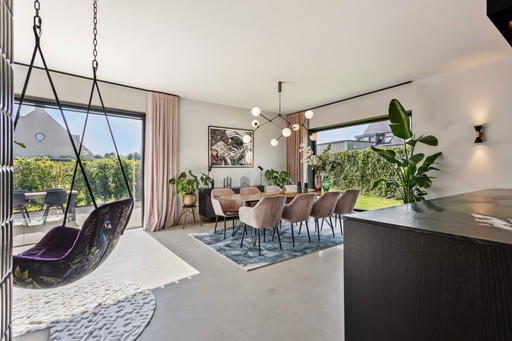 Design - Dining Chandelier with 8 light bulbs