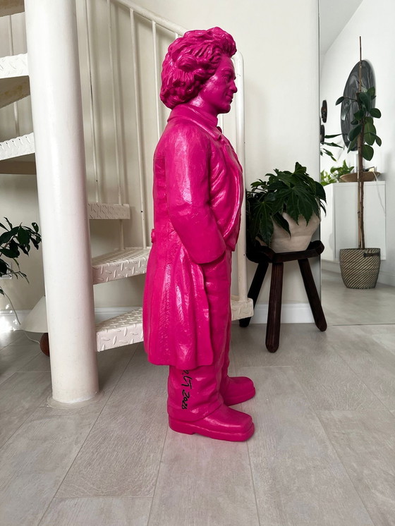 Image 1 of Exklusive Beethoven Statue In Pink - Signiert Von Ottmar Hörl