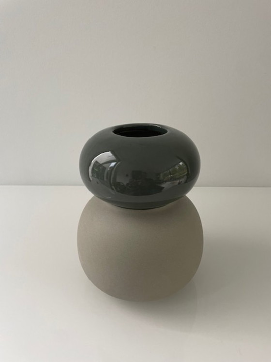 Image 1 of Set of 2 sculptural design vases in green and taupe