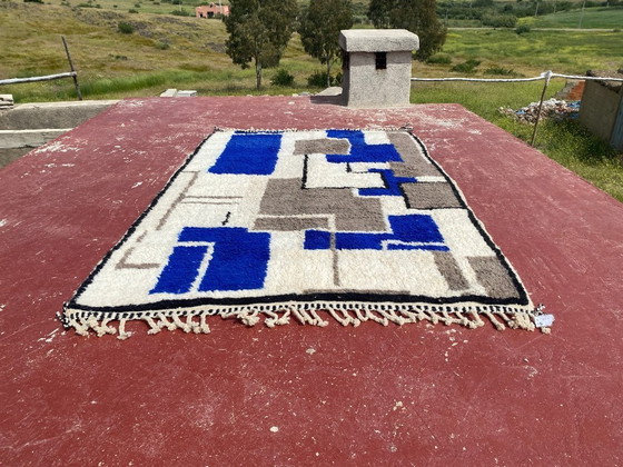 Image 1 of Large Vintage Beni Ourain Rug 255x170 cm – Abstract Moroccan Wool Rug – Blue & Beige Geometric Design – Statement Boho / Modern 
