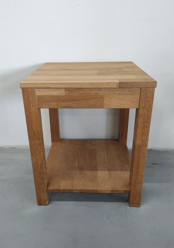 Petite table d'appoint carrée avec étagère inférieure (bois de chêne), Tables d'appoint, Marron, Modern (photo 3 sur 8)