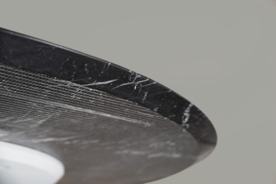 Originele Ronde Knoll Tulip Eettafel (137cm) in Nero Marquina Glanzend in Nieuwstaat!! Eero Saarinen (photo 11 of 15)