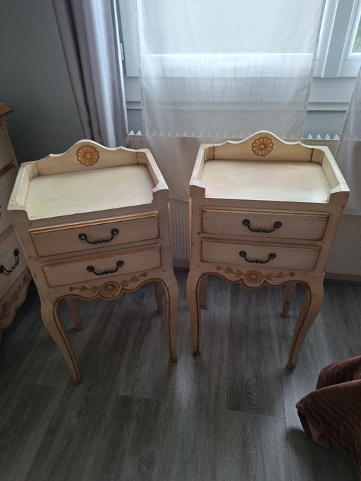 Pair of Vintage Rococo Nightstands in Cream