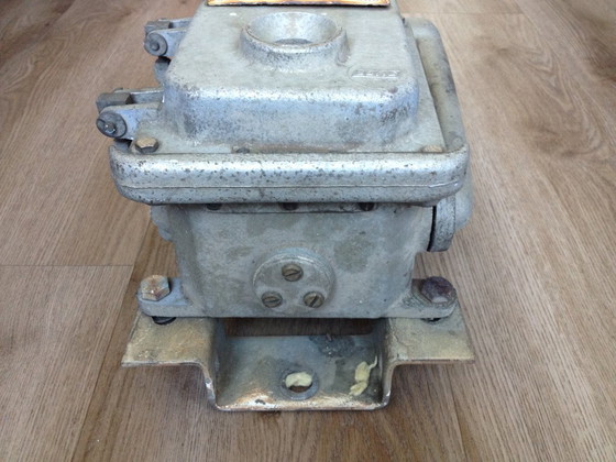 Image 1 of Altes Klingeltelefon, industrieller SNCF-Bahnhof