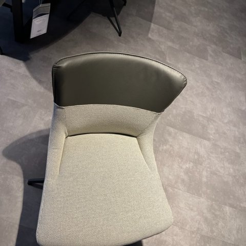 Image 1 of Bert Plantagie Lilac dining chair (set of 6)