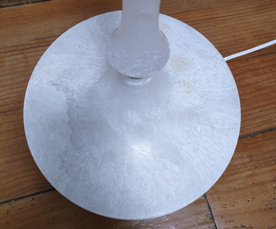 Image 1 of Alabaster-Stehleuchte und Metall-Radkappen 70er Jahre