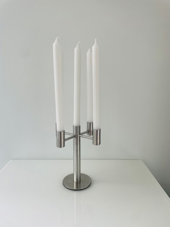 Image 1 of Candelabro de cinco brazos de acero inoxidable, diseño moderno.
