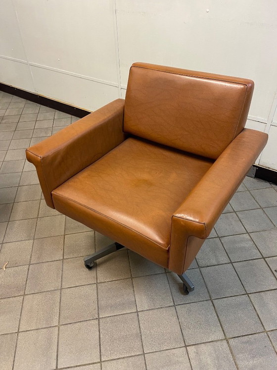 Silla de oficina italiana Mid-Century Modern de los años 60, Sillas de oficina, Metal, Skai, Marrón (foto 8 de 8)