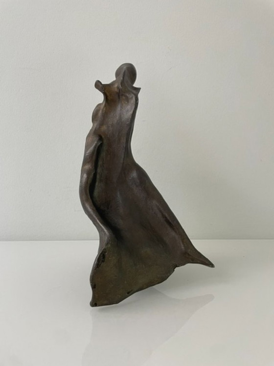 Image 1 of Expressieve sculptuur figuur in de wind - futuristisch