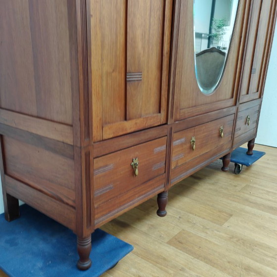 Image 1 of Armadio vintage antico in stile country con armadio smontabile