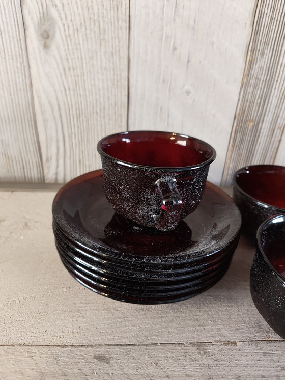 Image 1 of 6 tazze e piattini vintage Arcopal Arcoroc Siera Red